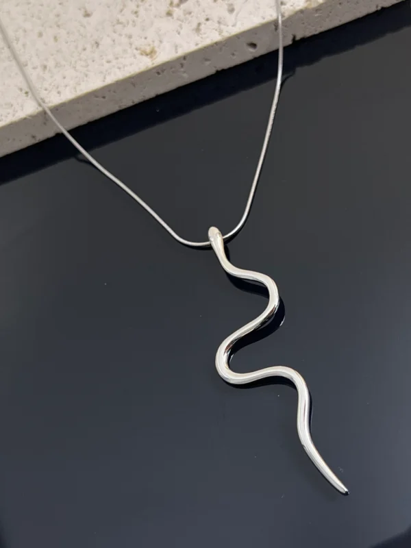 Collier Serpent en Acier